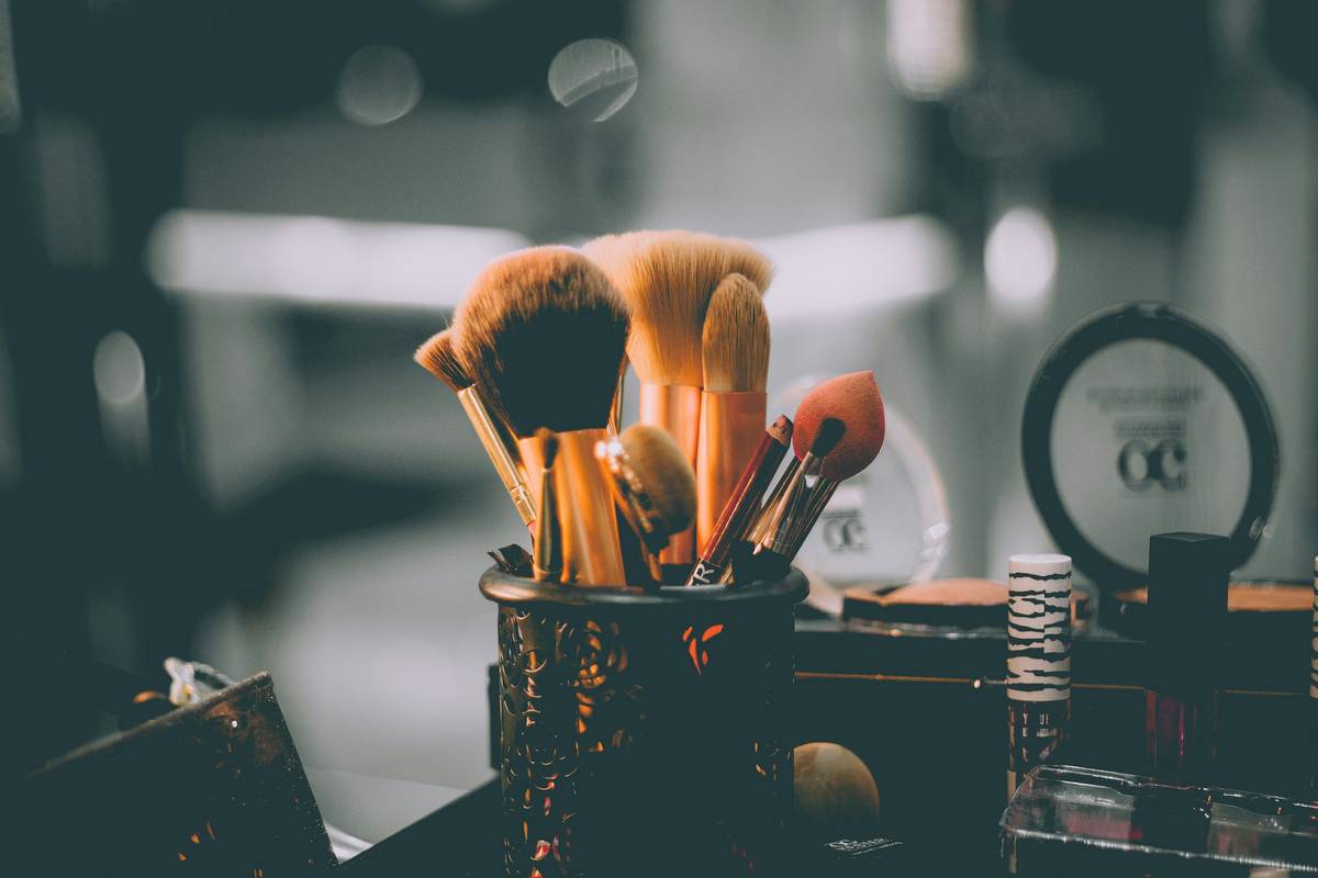 How to Makeup Tutorial for Beginners: Skip the Fluff, Start Painting