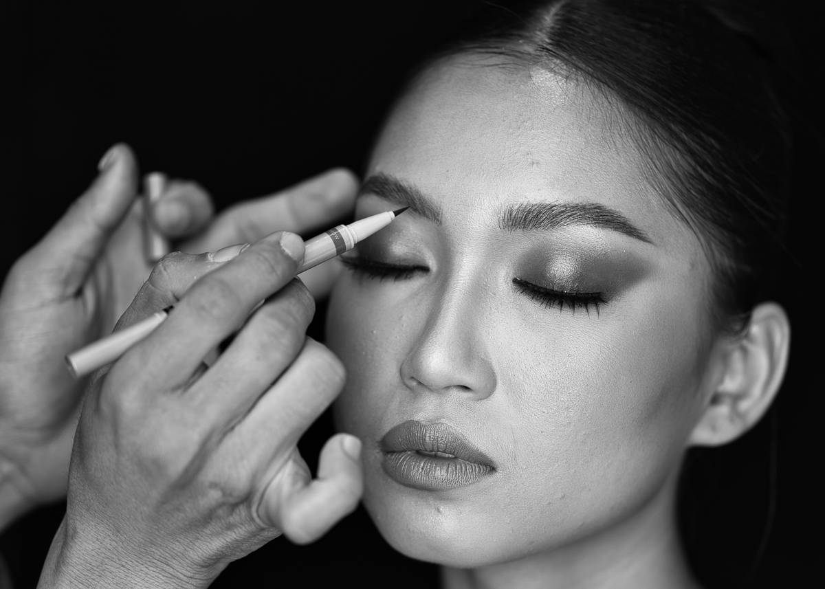 full makeup tutorial step by final look with strategic powder placement